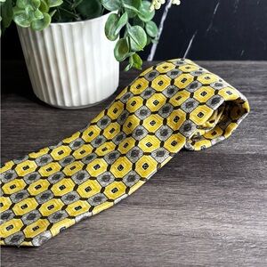 Modern Yellow and Gray Patterned Tie